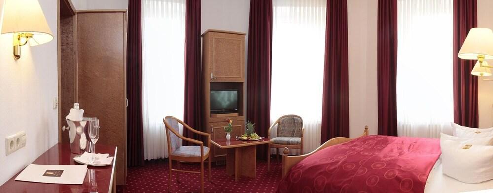 Hotel Astoria Лайпциг Екстериор снимка