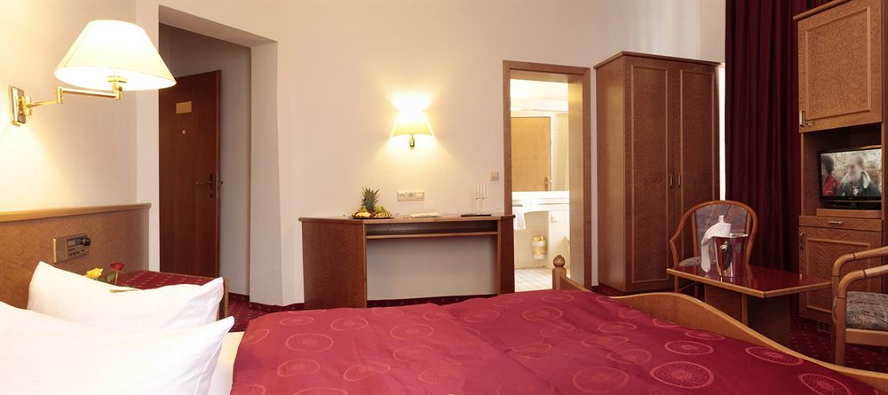 Hotel Astoria Лайпциг Екстериор снимка