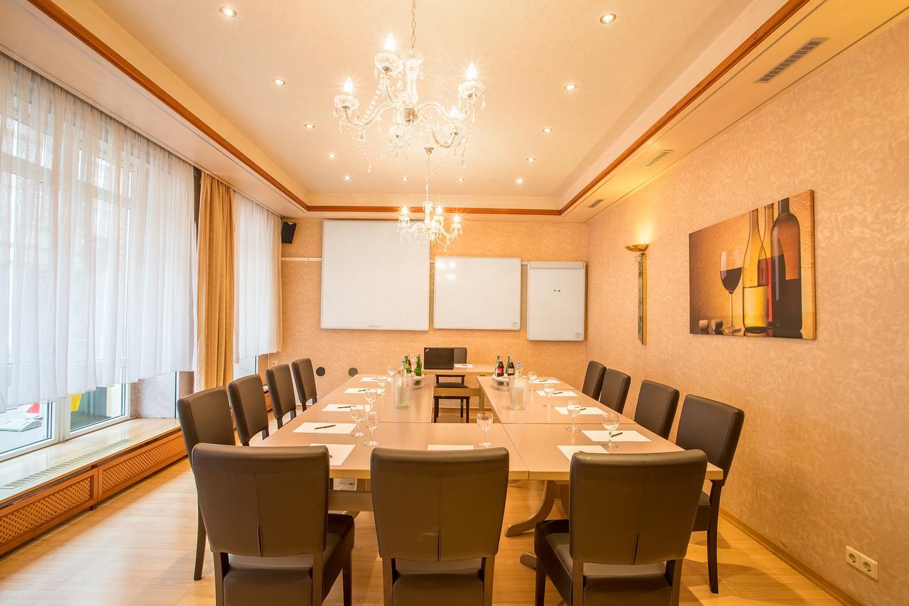 Hotel Astoria Лайпциг Екстериор снимка
