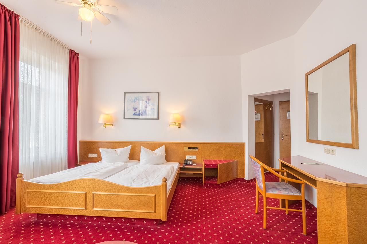 Hotel Astoria Лайпциг Екстериор снимка