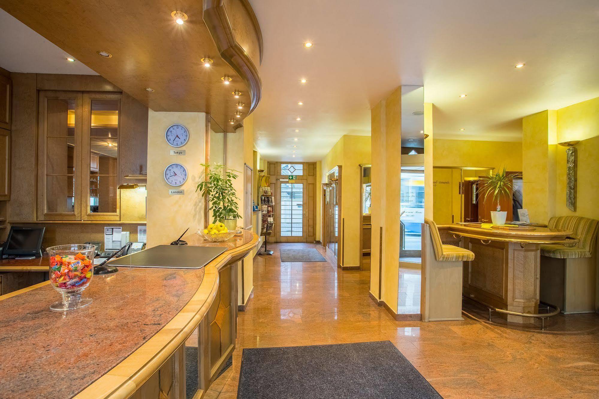 Hotel Astoria Лайпциг Екстериор снимка