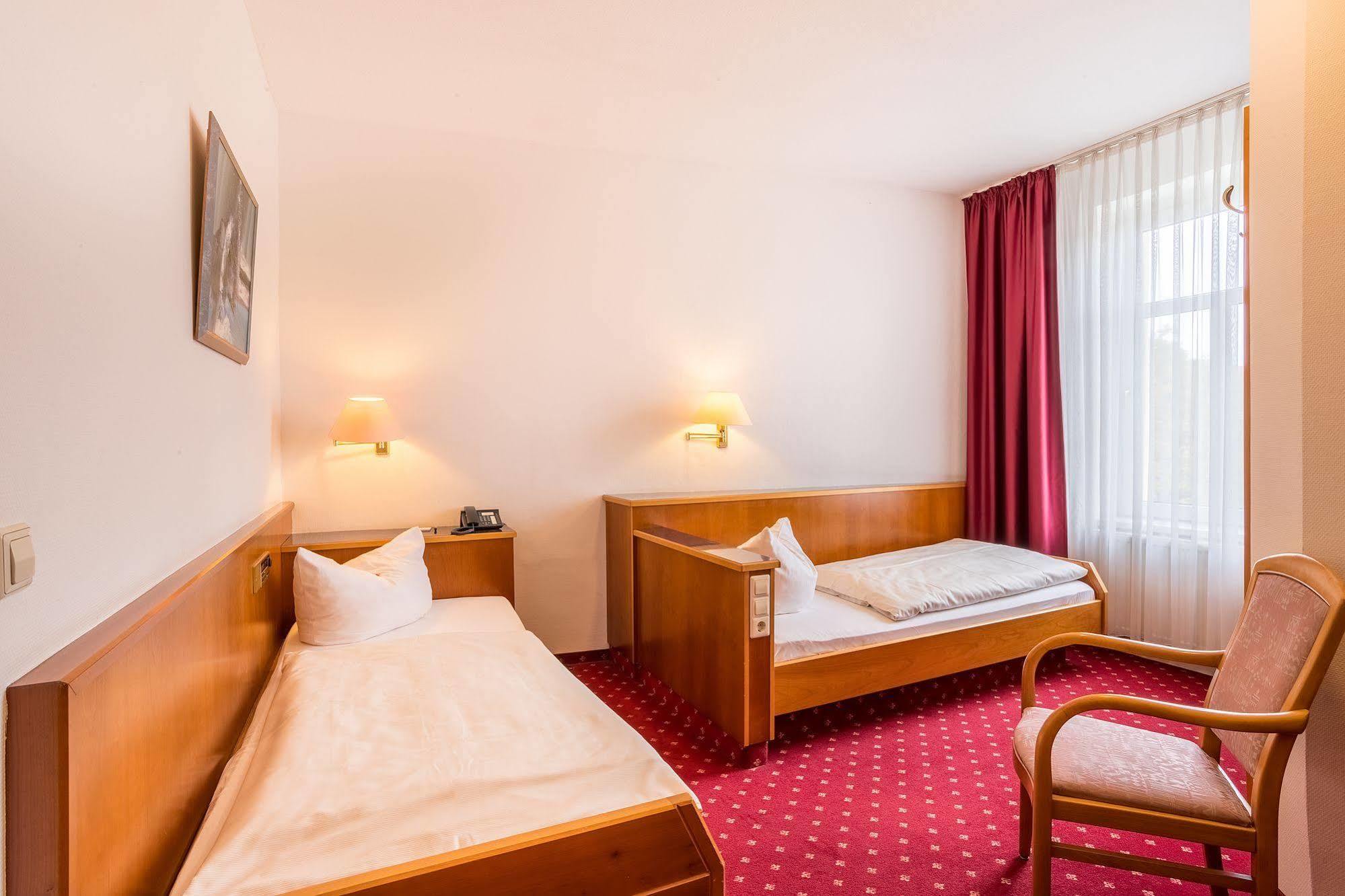 Hotel Astoria Лайпциг Екстериор снимка