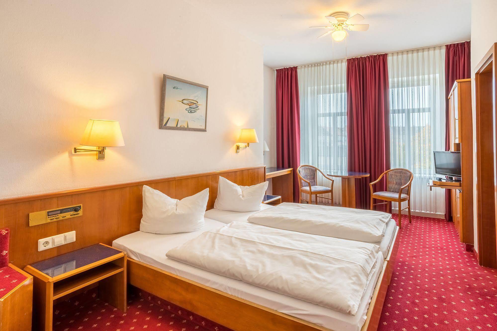 Hotel Astoria Лайпциг Екстериор снимка
